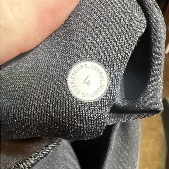 Lululemon size 4 Wunder Under Hugh Rise 25” length - Picture 5 of 5